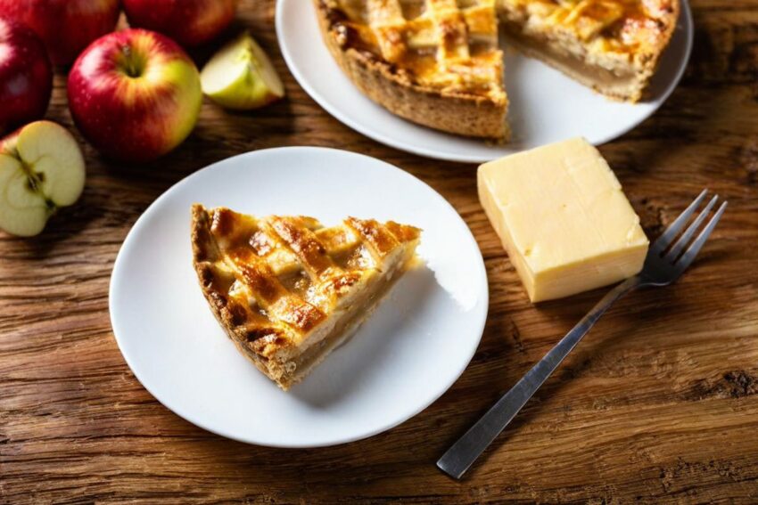 Apple Pie with Cheese